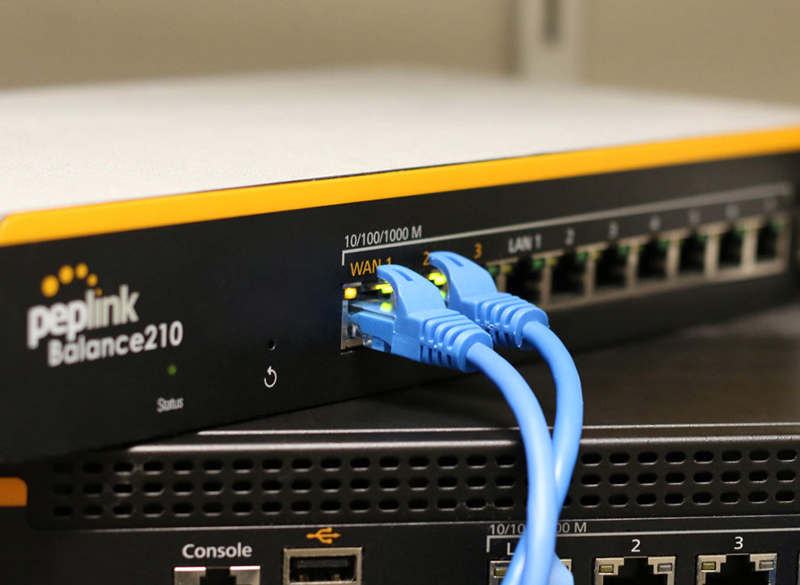 peplink-balance-210-4.jpg